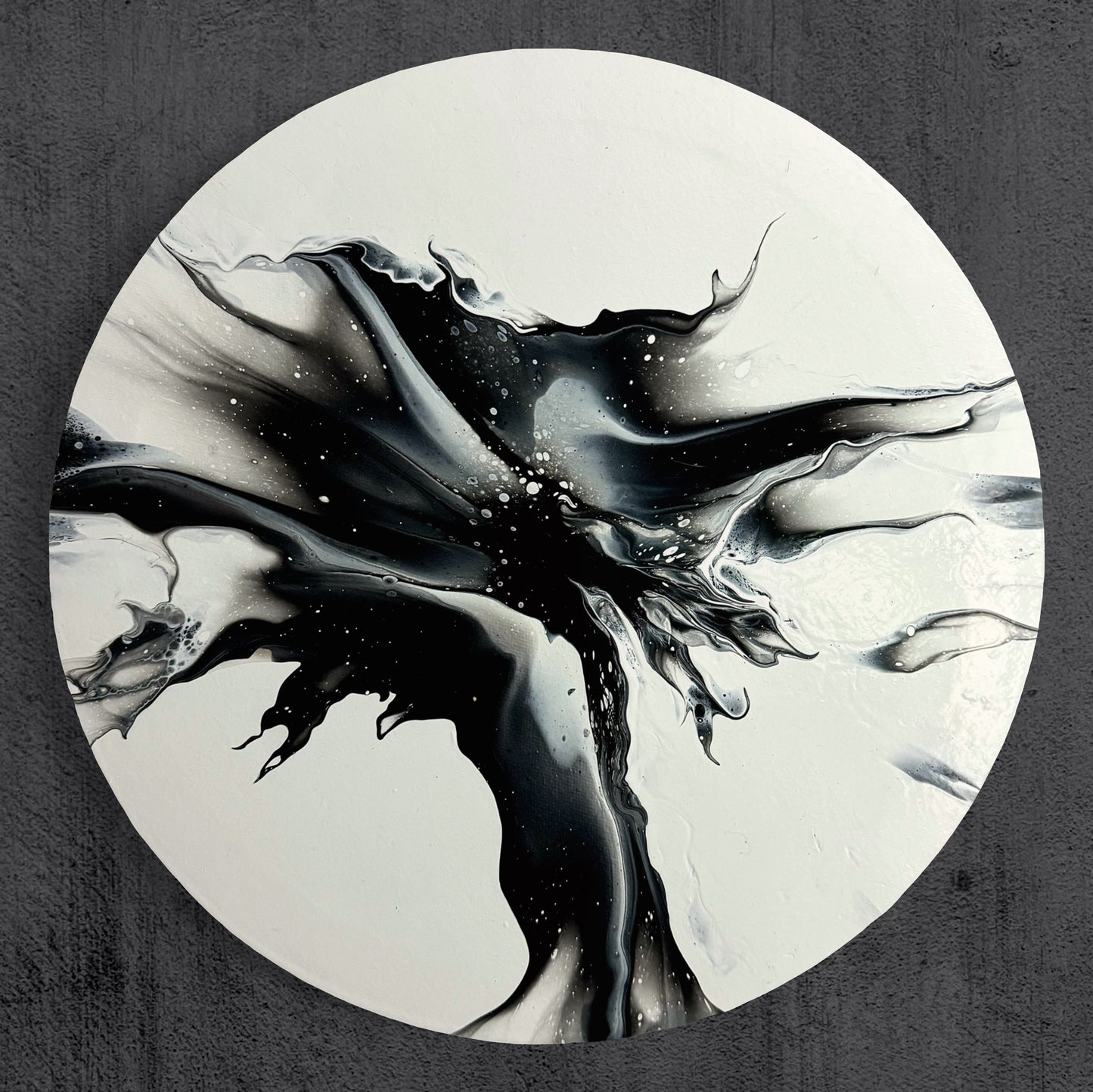 „Dancers“ 40cm round